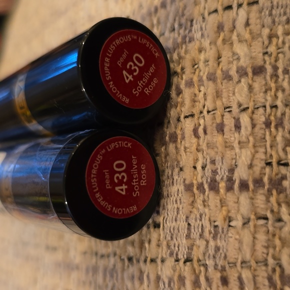 REVLON BRAND WOMEN'S SUPER LUSTROUS LIPSTICK BUNDLE OF 2 - Picture 6 of 6